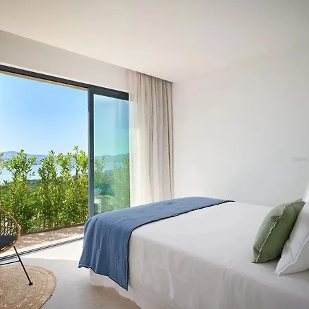 Villa 5br In Grimaud - What'app - 0049-1551-0224-169 - For Reservations!